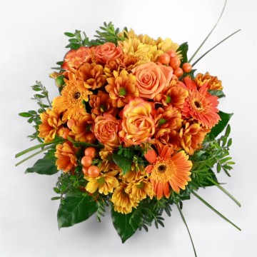 Bouquet  flores de temporada en tonos naranja. Envío flores domicilio