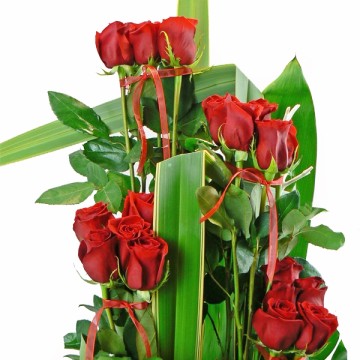 Red Roses Free Delivery. Red Roses Center Flowers at home